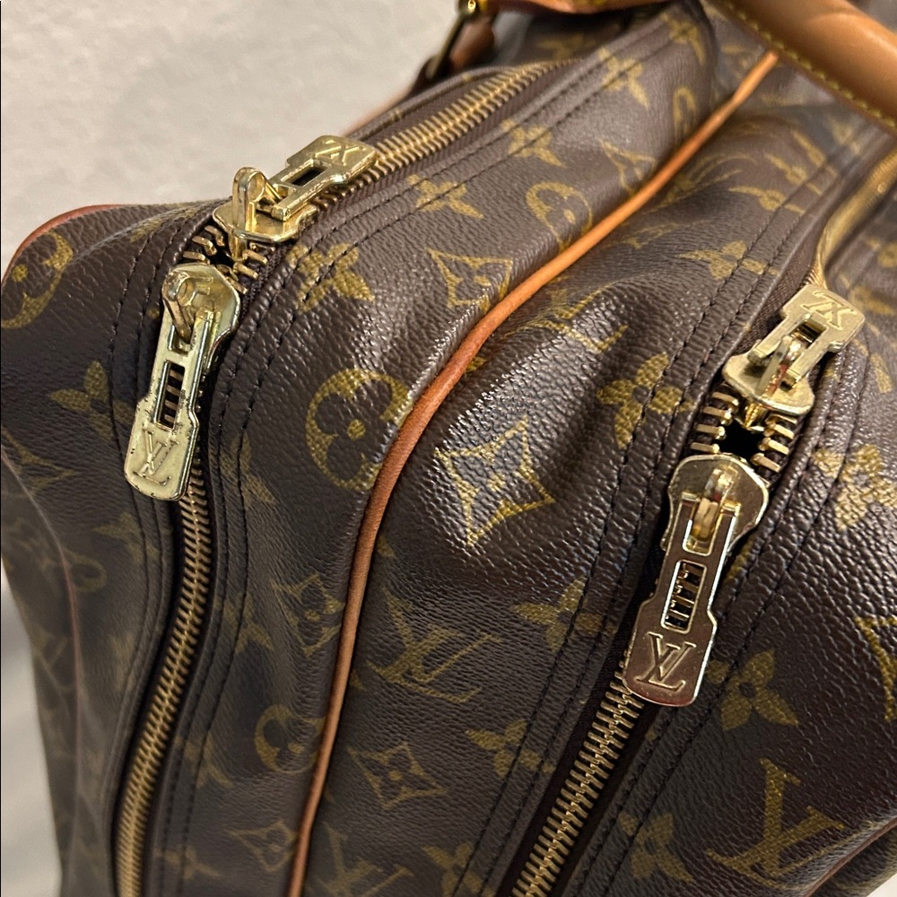 Kabul leather travel bag
Louis Vuitton Brown and Tan - Picture 10 of 17